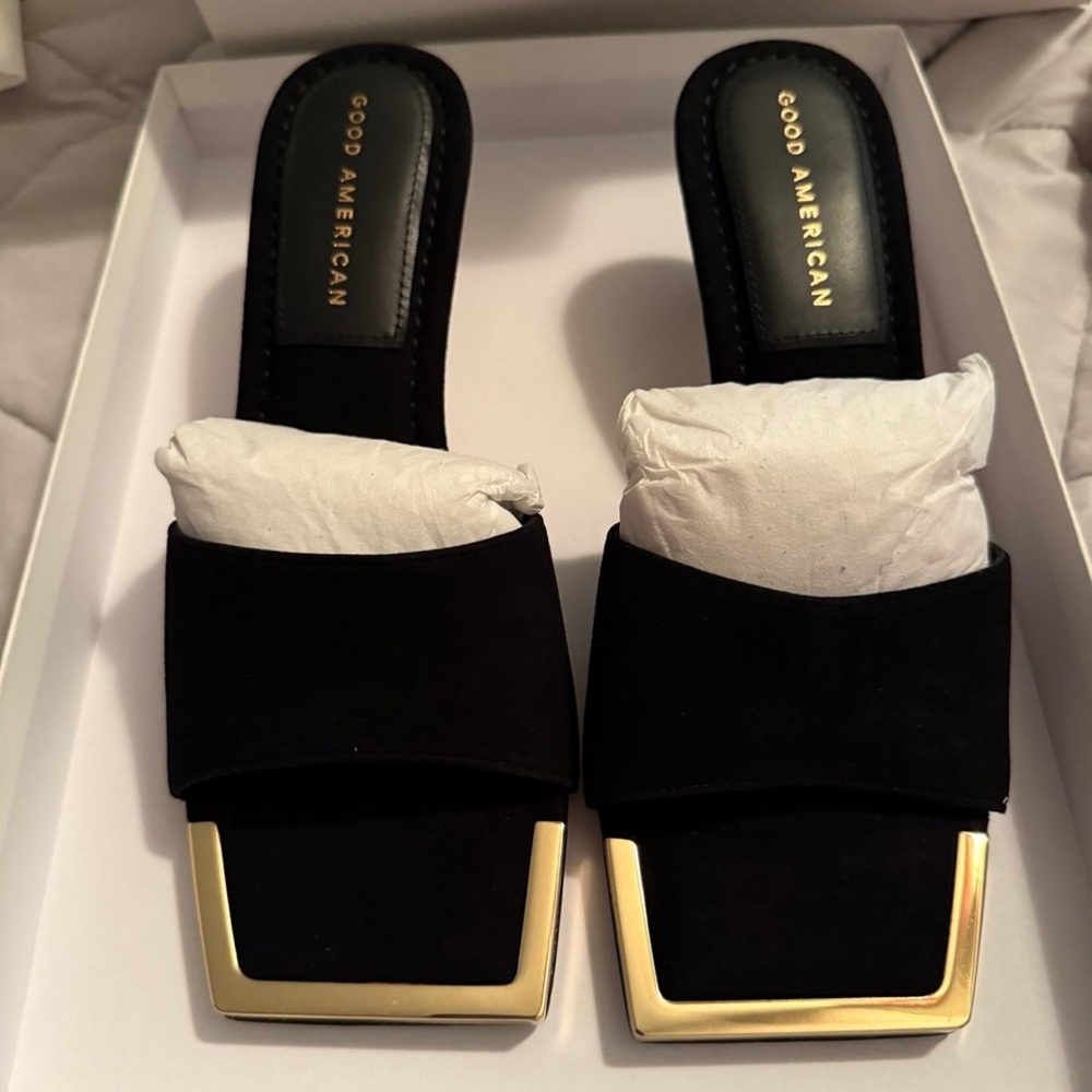 Good American - Black Suede kitten heel